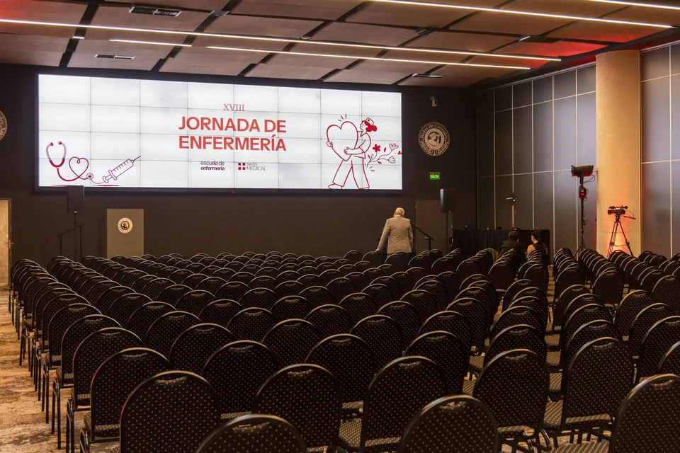 Auditorio de la Bolsa de Cereales listo para la XVIII Jornada de Enfermería
