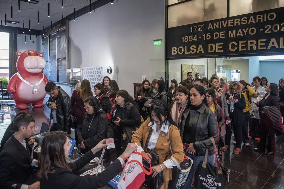 Acreditación de asistentes en el ingreso a la jornada